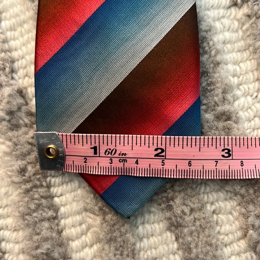 Gradient Stripe Tie - Picture 12 of 12